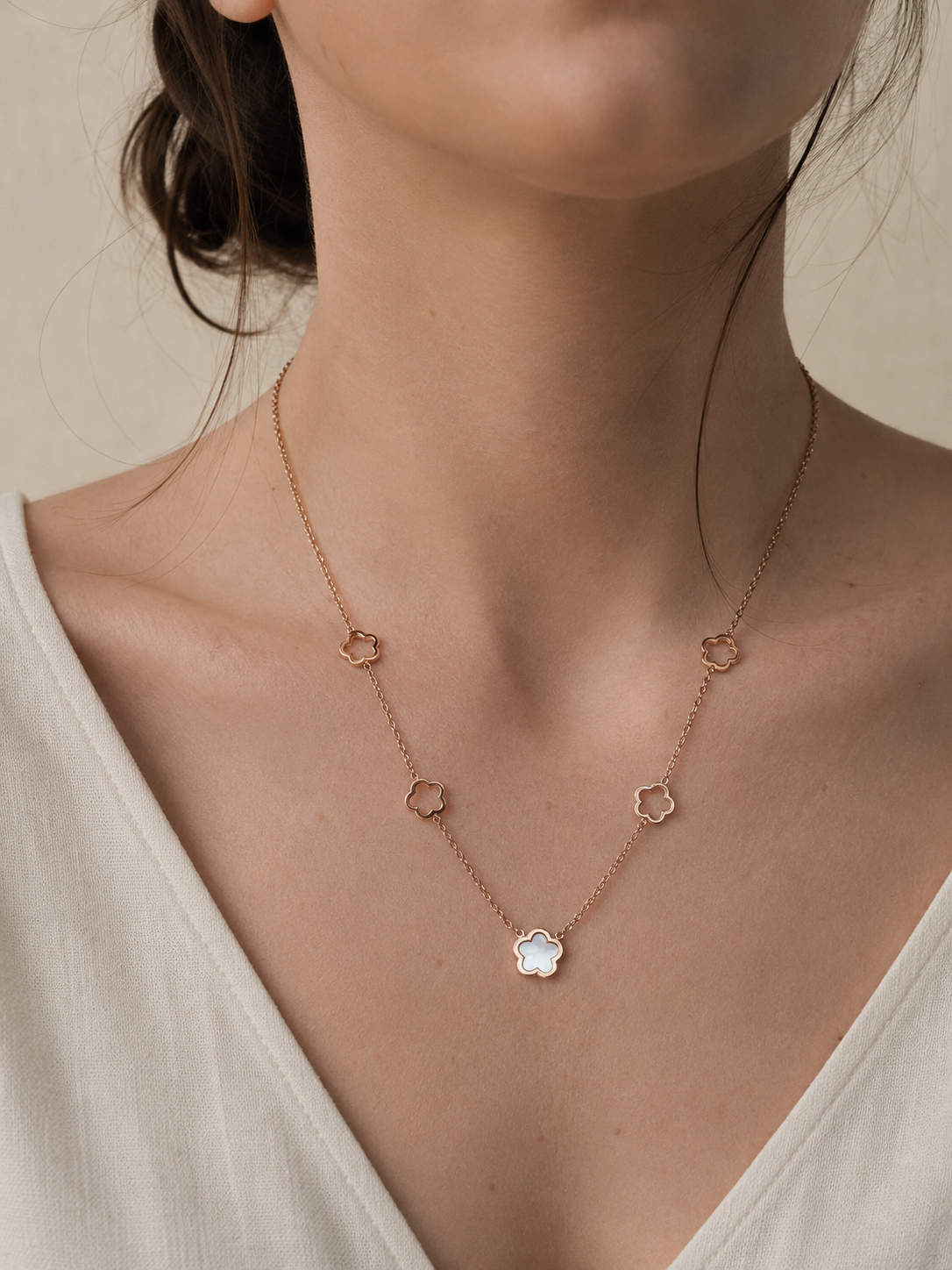 Collana Fiori in Madreperla