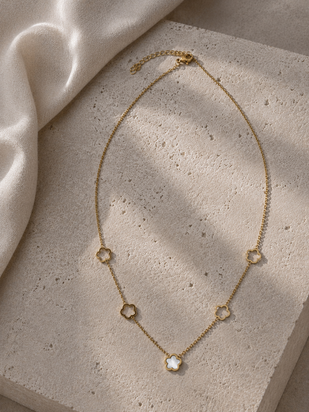 Collana Fiori in Madreperla