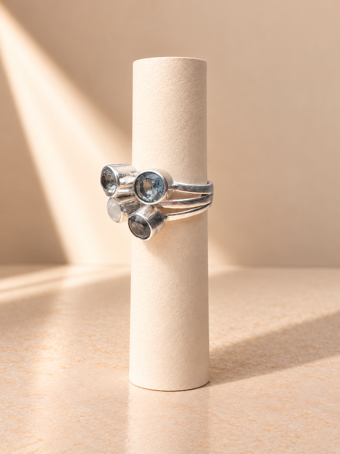 Anello Pietra di Luna & Topazio Blu
