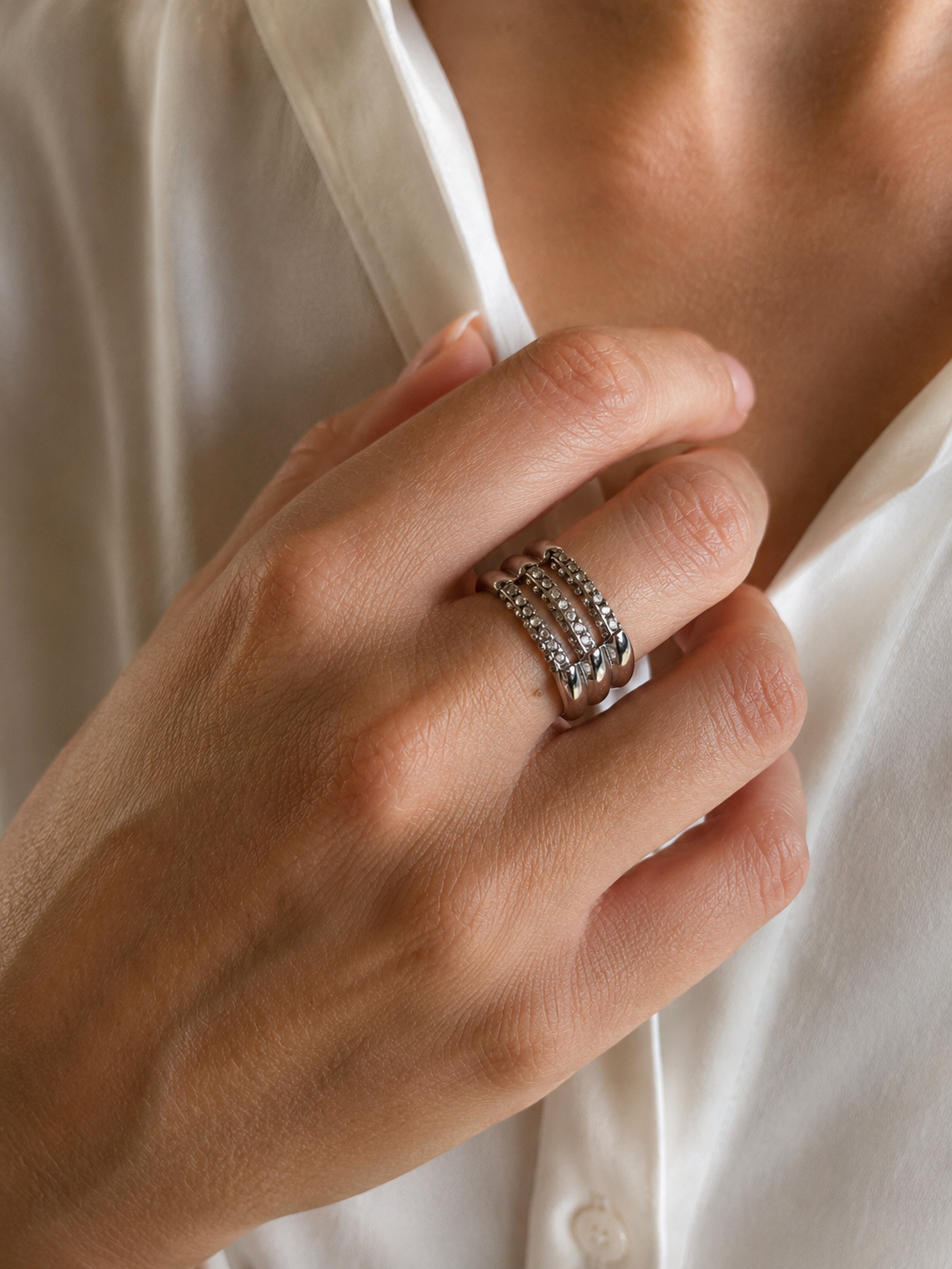 Anello Tre Fasce con Zirconi